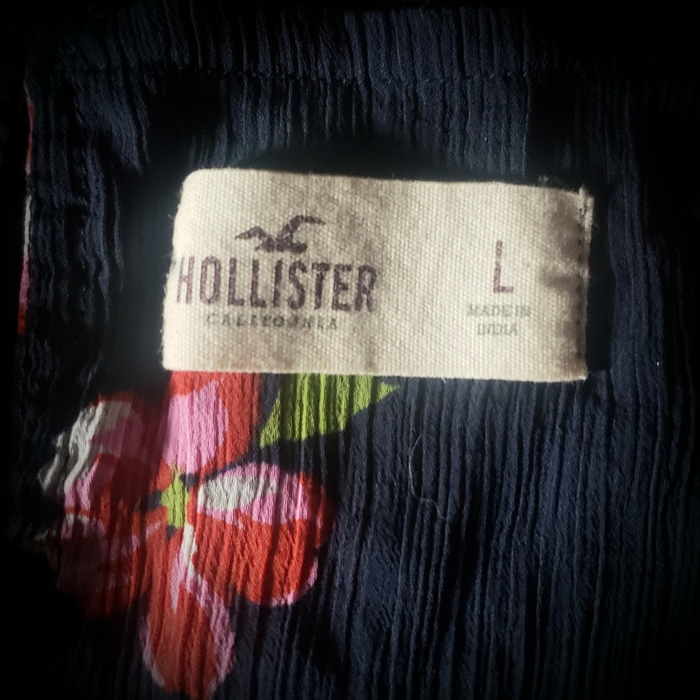$40 Hollister | Navy Floral | Gauze Blouse - Picture 3 of 8
